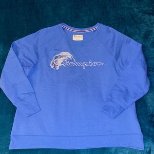 Women’s blue Champion sweatshirt pullover